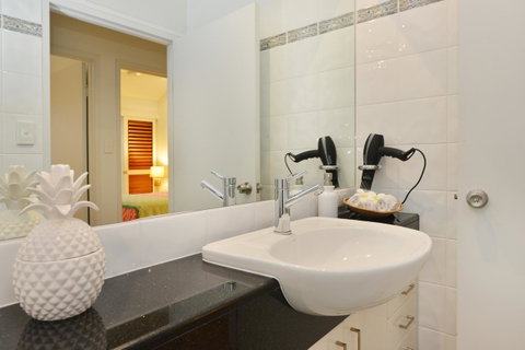 [ ANDY'S BEACH HOUSE ] - Tourism Caloundra 28