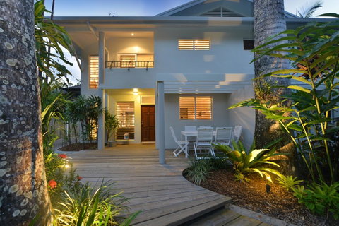 [ ANDY'S BEACH HOUSE ] - Tourism Caloundra 6