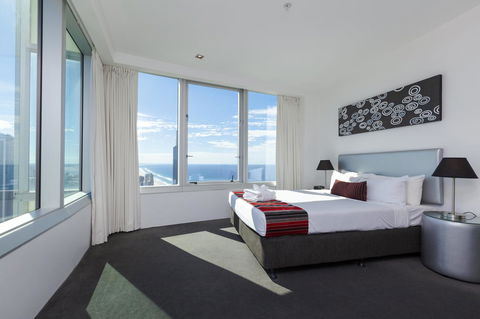 Q1 Resort & Spa - Official - Tourism Caloundra 25