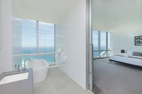 Q1 Resort & Spa - Official - Tourism Caloundra 12