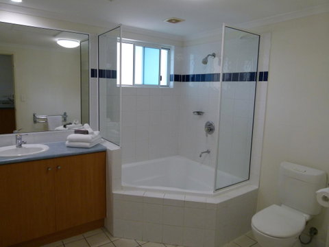 Madison Ocean Breeze Apartments - Tourism Caloundra 34