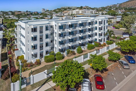 Madison Ocean Breeze Apartments - Tourism Caloundra 1