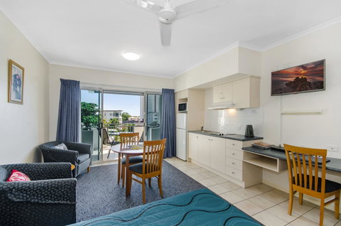 Madison Ocean Breeze Apartments - Tourism Caloundra 11