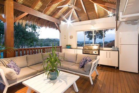 Whitsunday Luxury Homes - Tourism Caloundra 2