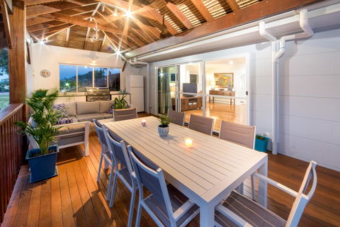 Whitsunday Luxury Homes - Tourism Caloundra 1