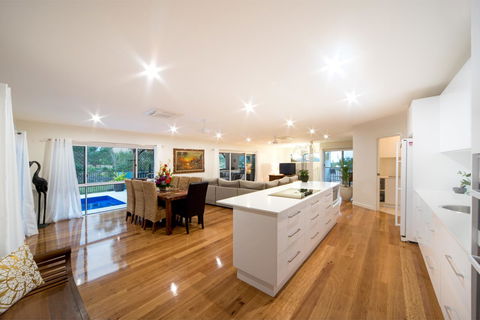 Whitsunday Luxury Homes - Tourism Caloundra 5