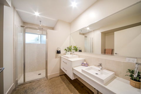 Whitsunday Luxury Homes - Tourism Caloundra 33