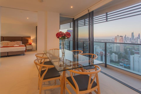 Oracle Resort Broadbeach - Gclr - Tourism Caloundra 10