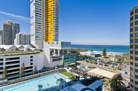 Oracle Resort Broadbeach - Gclr - Tourism Caloundra 1