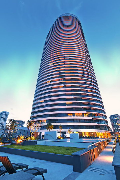 Oracle Resort Broadbeach - Gclr - Tourism Caloundra 0