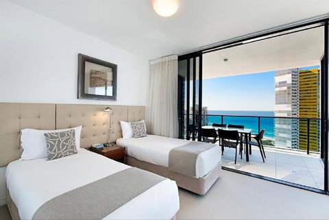 Oracle Resort Broadbeach - Gclr - Tourism Caloundra 3