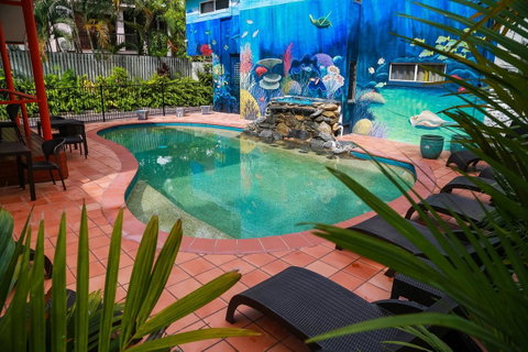 Port Douglas Motel - Tourism Caloundra 0