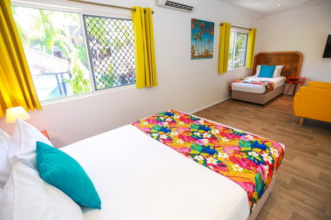 Port Douglas Motel - Tourism Caloundra 3
