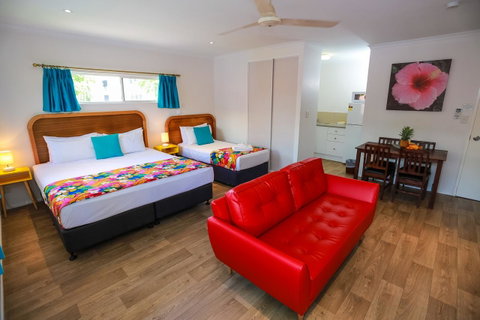 Port Douglas Motel - Tourism Caloundra 2