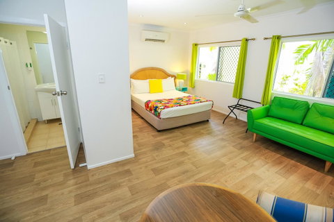 Port Douglas Motel - Tourism Caloundra 11