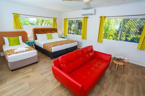 Port Douglas Motel - Tourism Caloundra 8