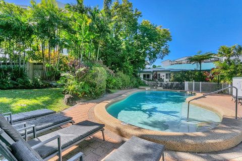 Roydon Beachfront Apartments - Tourism Caloundra 17