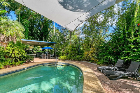 Roydon Beachfront Apartments - Tourism Caloundra 10