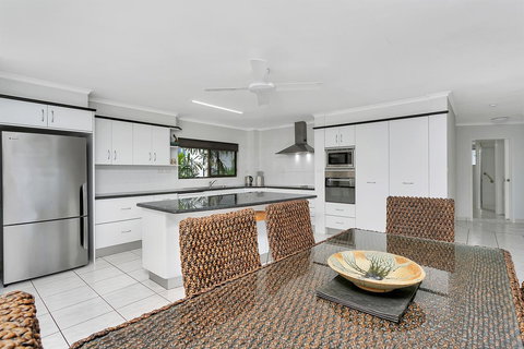 Roydon Beachfront Apartments - Tourism Caloundra 20