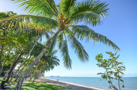 Roydon Beachfront Apartments - Tourism Caloundra 6