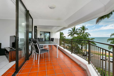 Roydon Beachfront Apartments - Tourism Caloundra 0