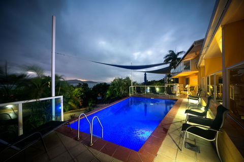 Sunlit Waters Studio Apartments - Tourism Caloundra 2