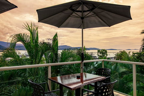 Sunlit Waters Studio Apartments - Tourism Caloundra 33