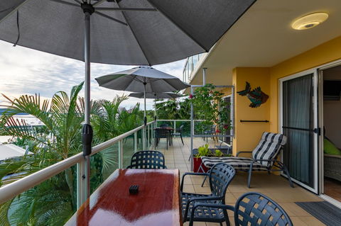Sunlit Waters Studio Apartments - Tourism Caloundra 22