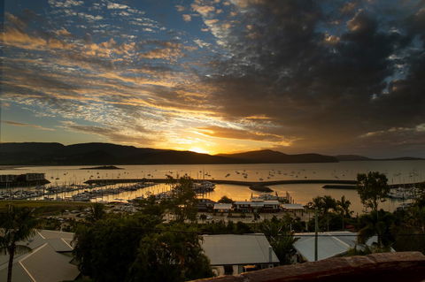 Sunlit Waters Studio Apartments - Tourism Caloundra 17