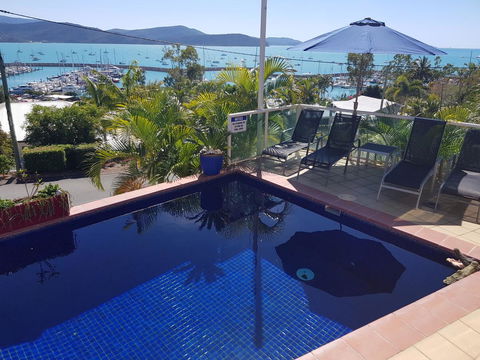 Sunlit Waters Studio Apartments - Tourism Caloundra 4
