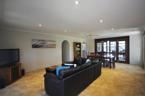 Bribie Island Canal Holiday Destination! - Tourism Caloundra 3