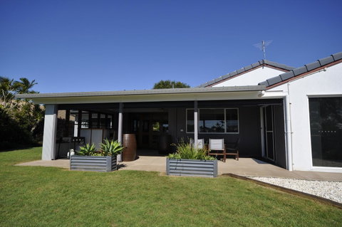 Bribie Island Canal Holiday Destination! - Tourism Caloundra 14