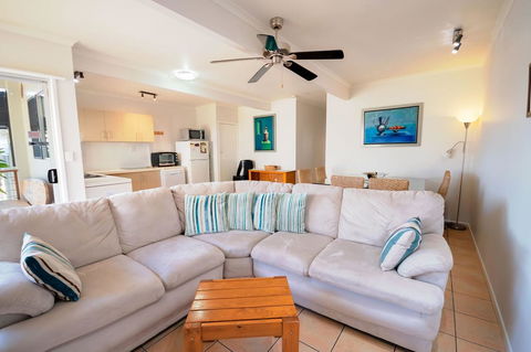 Airlie Apartments - Tourism Caloundra 10