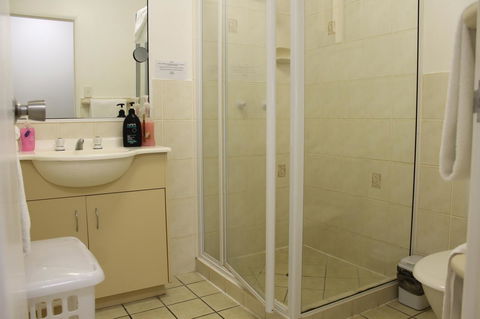 Airlie Apartments - Tourism Caloundra 1