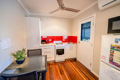 Airlie Apartments - Tourism Caloundra 18