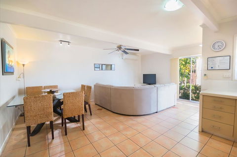 Airlie Apartments - Tourism Caloundra 11