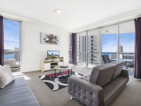 Beach Stay - Ocean & Riverview Resort Chevron Renaissance Central Surfers Paradise - Tourism Caloundra 3