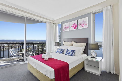Beach Stay - Ocean & Riverview Resort Chevron Renaissance Central Surfers Paradise - Tourism Caloundra 8