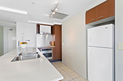 Beach Stay - Ocean & Riverview Resort Chevron Renaissance Central Surfers Paradise - Tourism Caloundra 5