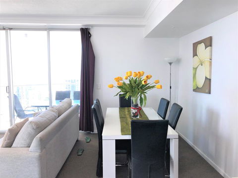 Beach Stay - Ocean & Riverview Resort Chevron Renaissance Central Surfers Paradise - Tourism Caloundra 4