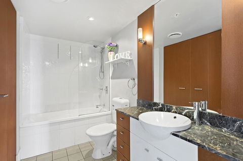 Beach Stay - Ocean & Riverview Resort Chevron Renaissance Central Surfers Paradise - Tourism Caloundra 6