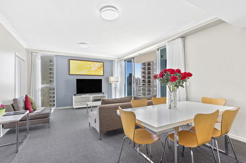 Beach Stay - Ocean & Riverview Resort Chevron Renaissance Central Surfers Paradise - Tourism Caloundra 10