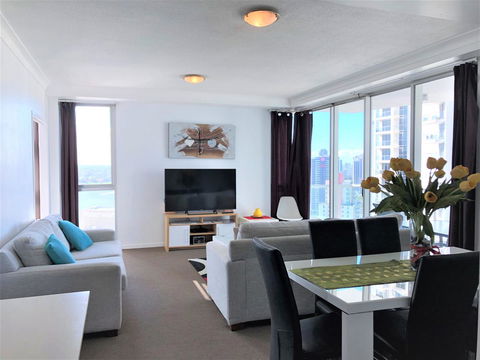 Beach Stay - Ocean & Riverview Resort Chevron Renaissance Central Surfers Paradise - Tourism Caloundra 17