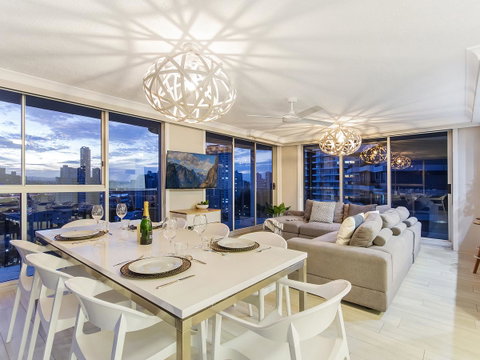 Sunbird Beach Resort Main Beach - Tourism Caloundra 1
