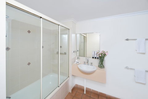 Park Regis Anchorage - Tourism Caloundra 10