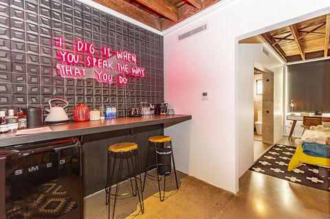 The Pink Hotel Coolangatta - Tourism Caloundra 20