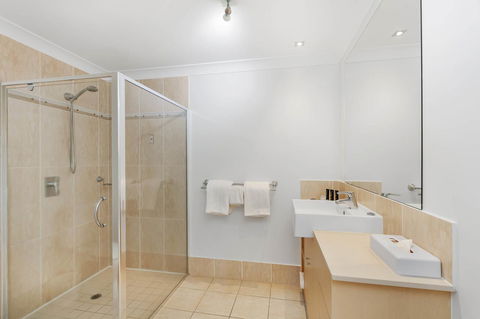 Mantra Aqueous On Port - Tourism Caloundra 18