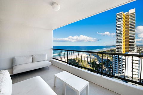ULTIQA Beach Haven On Broadbeach - Tourism Caloundra 1