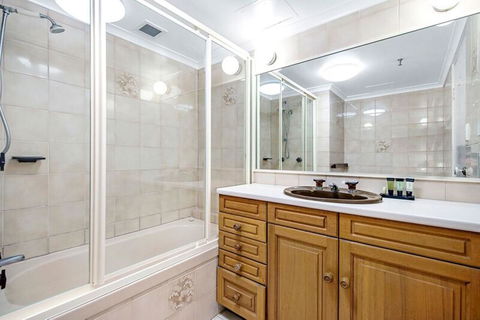 ULTIQA Beach Haven On Broadbeach - Tourism Caloundra 39