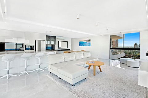 ULTIQA Beach Haven On Broadbeach - Tourism Caloundra 3